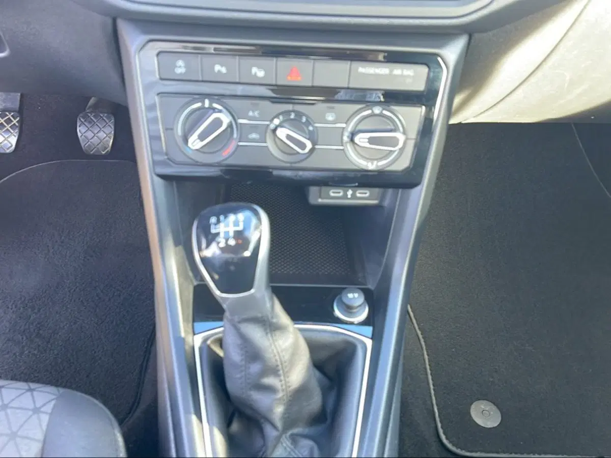 Volkswagen T-Cross usata a Livorno (10)