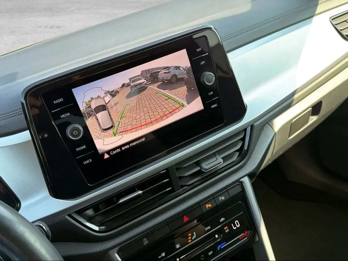 Volkswagen T-Roc usata a Livorno (14)