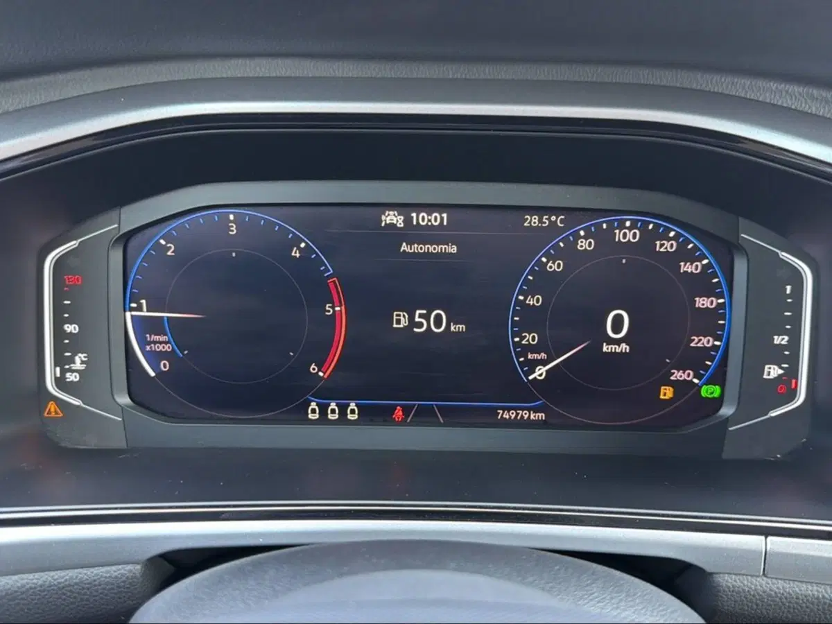 Volkswagen T-Roc usata a Livorno (7)