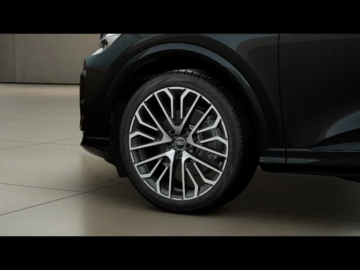 Audi Q4 Sportback nuova a Firenze (5)