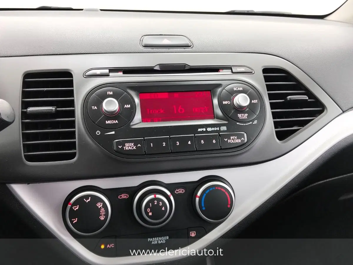 Kia Picanto usata a Como (12)