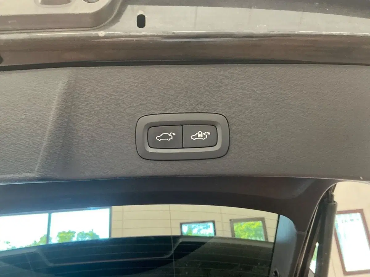Volvo XC40 usata a Como (11)