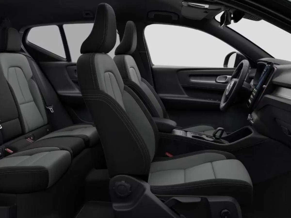 Volvo XC40 nuova a Como (6)