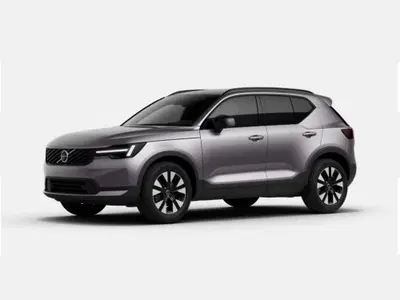 Volvo XC40 B3 automatico Plus Dark nuova a Como