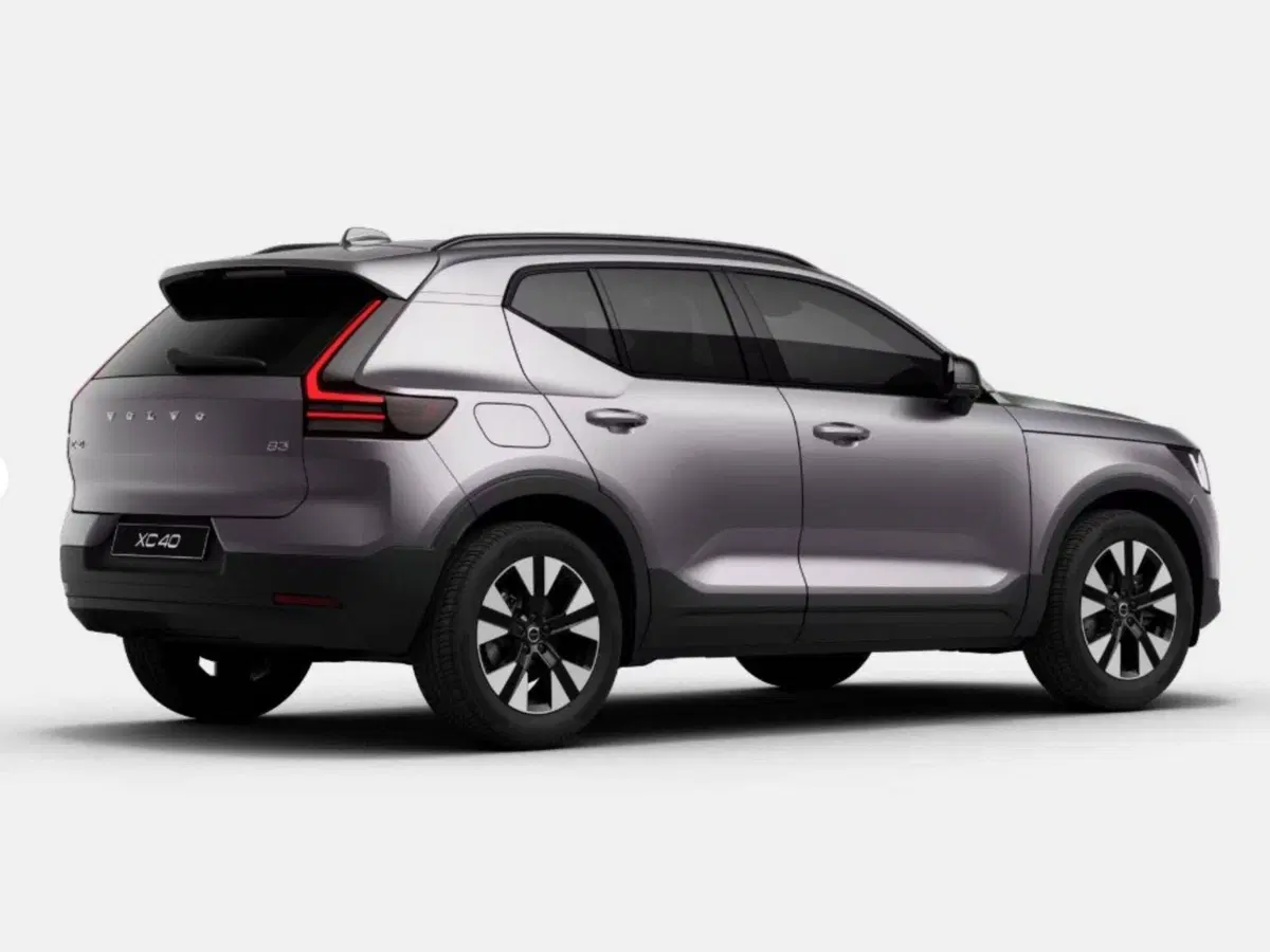 Volvo XC40 nuova a Como (4)