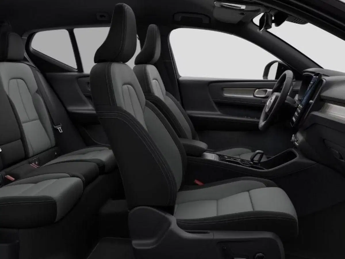 Volvo XC40 nuova a Como (7)