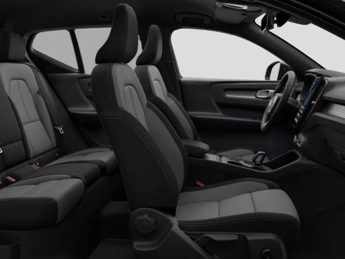 Volvo XC40 nuova a Como (2)