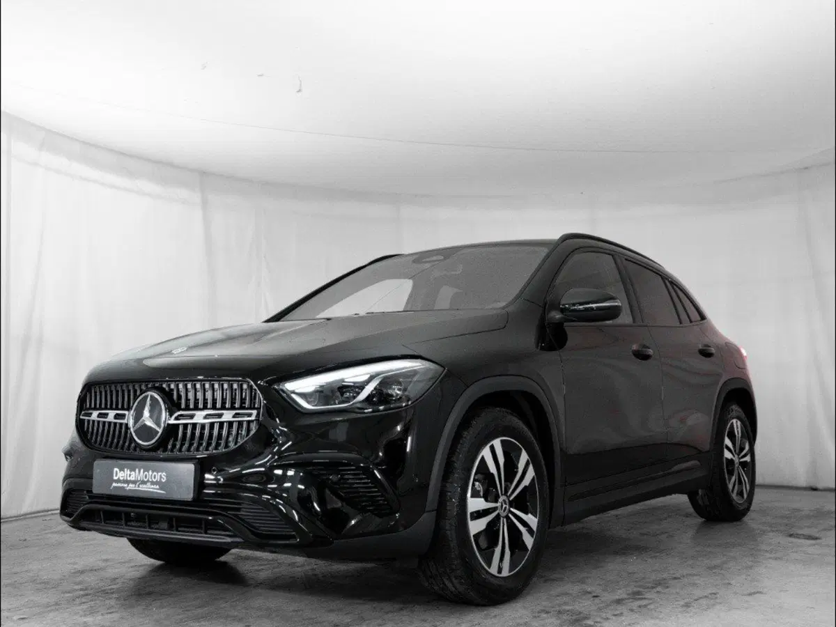 Mercedes-Benz GLA SUV nuova a Macerata