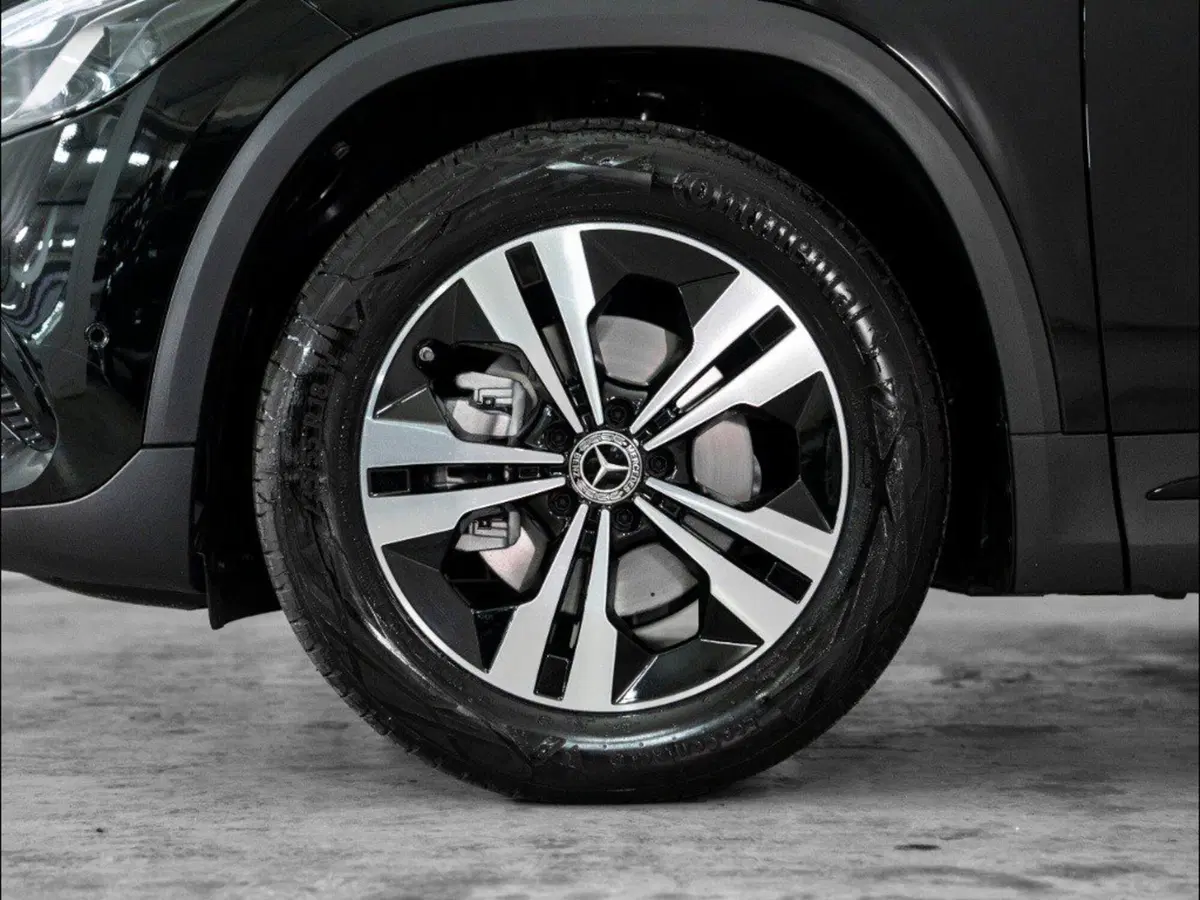 Mercedes-Benz GLA SUV nuova a Macerata (9)