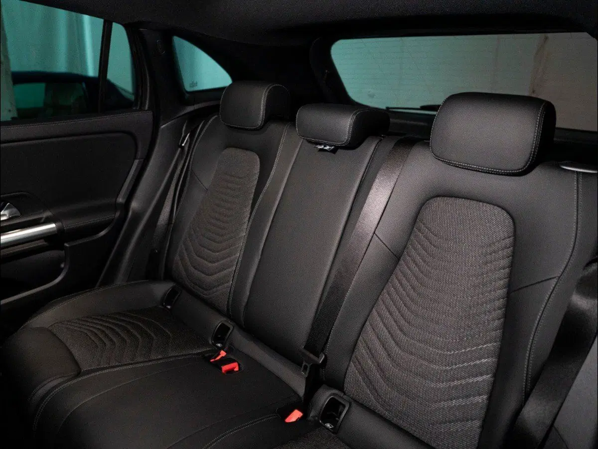 Mercedes-Benz GLA SUV nuova a Macerata (12)