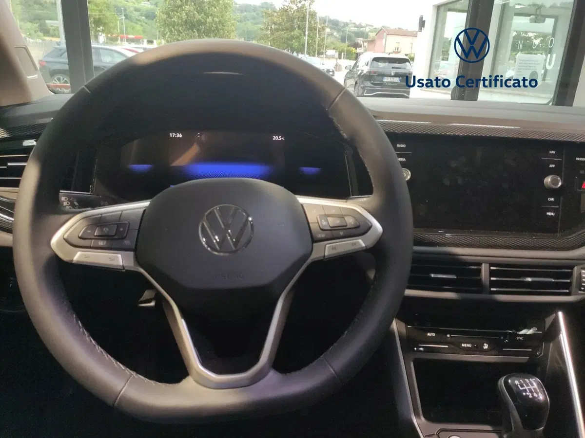 Volkswagen Taigo nuova a Benevento (9)