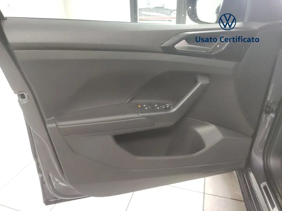 Volkswagen T-Cross nuova a Benevento (14)
