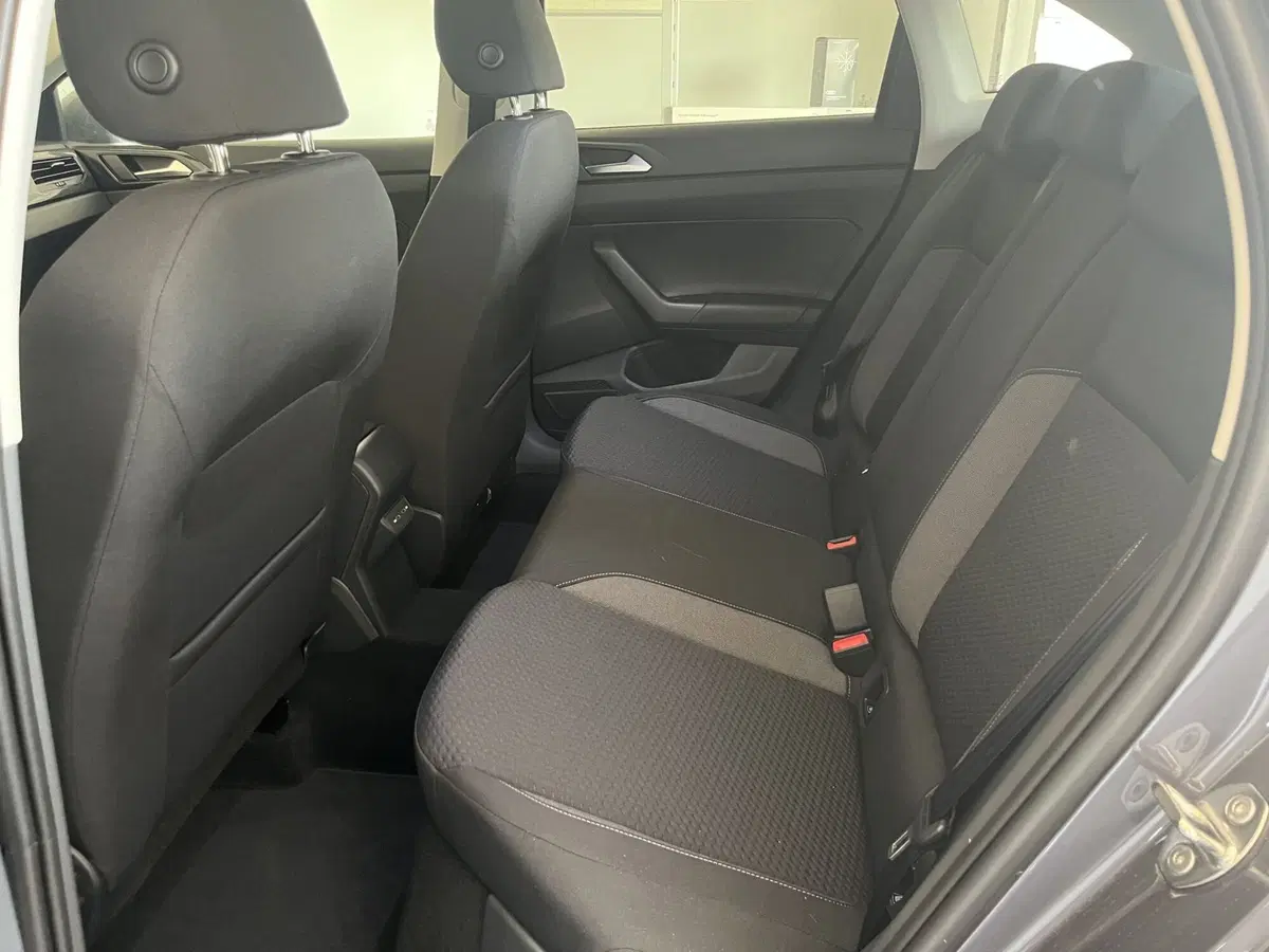 Volkswagen Taigo nuova a Avellino (16)