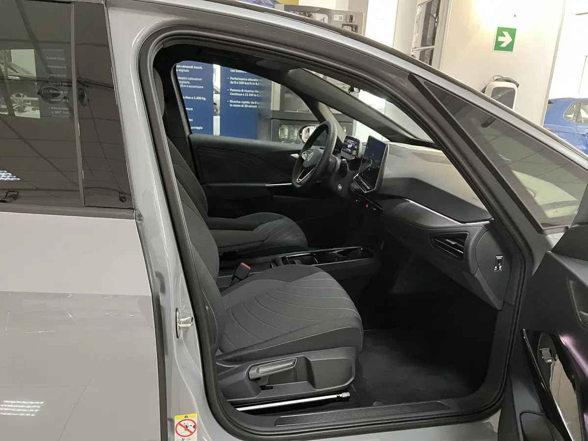 Volkswagen ID.3 nuova a Avellino (20)