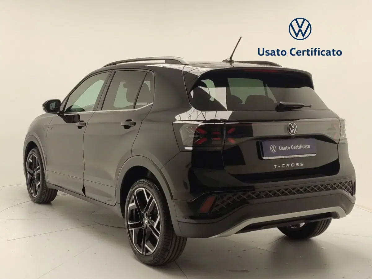Volkswagen T-Cross nuova a Avellino (8)