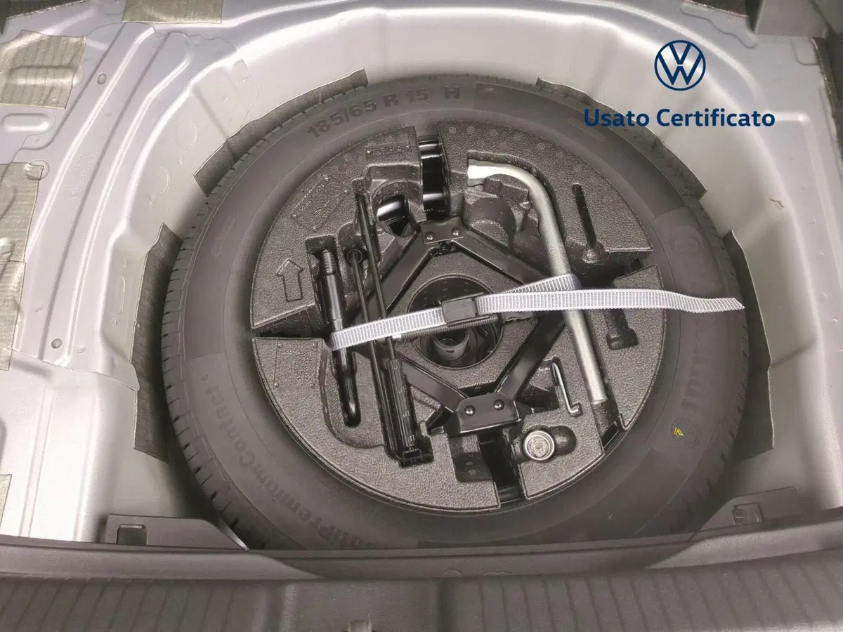 Volkswagen Polo nuova a Avellino (13)