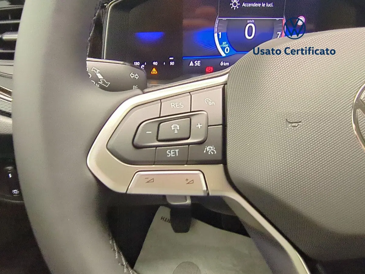 Volkswagen Taigo nuova a Avellino (10)