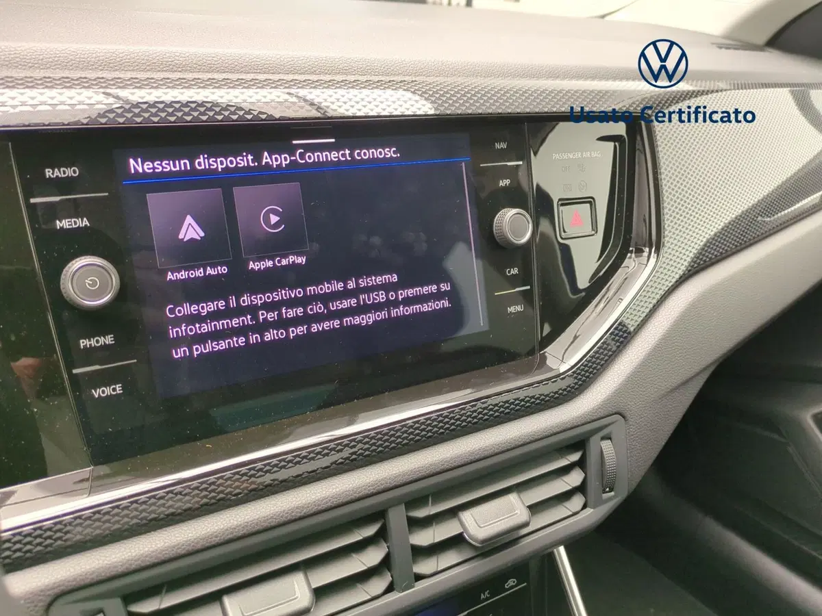 Volkswagen Taigo nuova a Avellino (14)