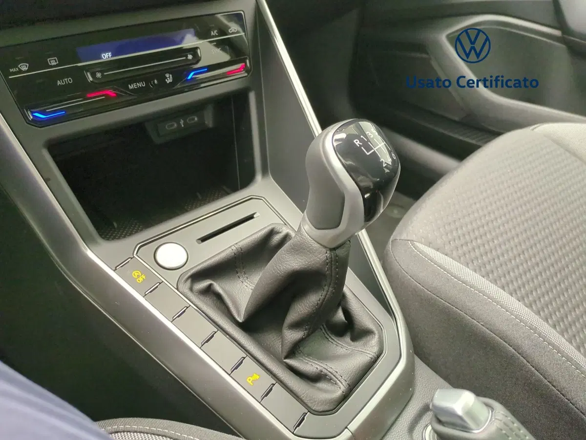 Volkswagen Taigo nuova a Avellino (16)