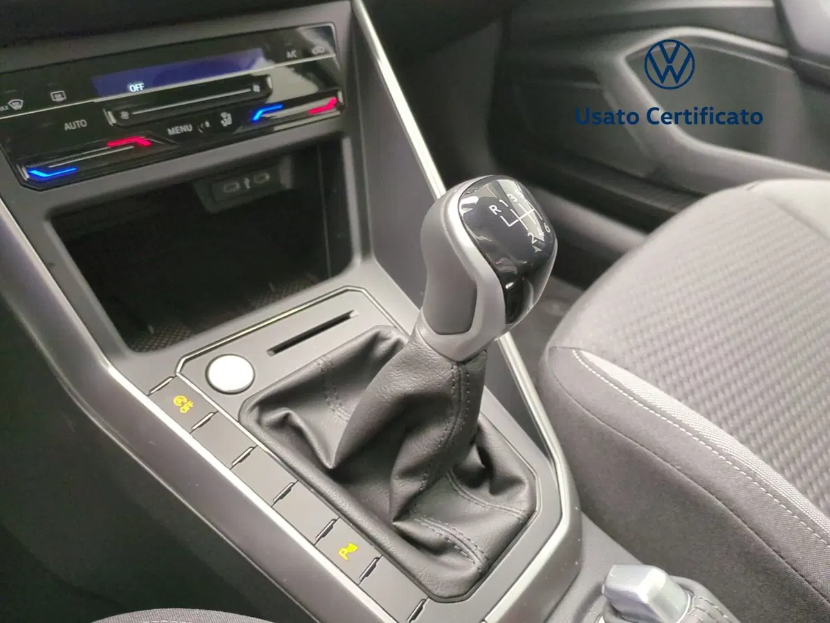 Volkswagen Taigo nuova a Avellino (17)
