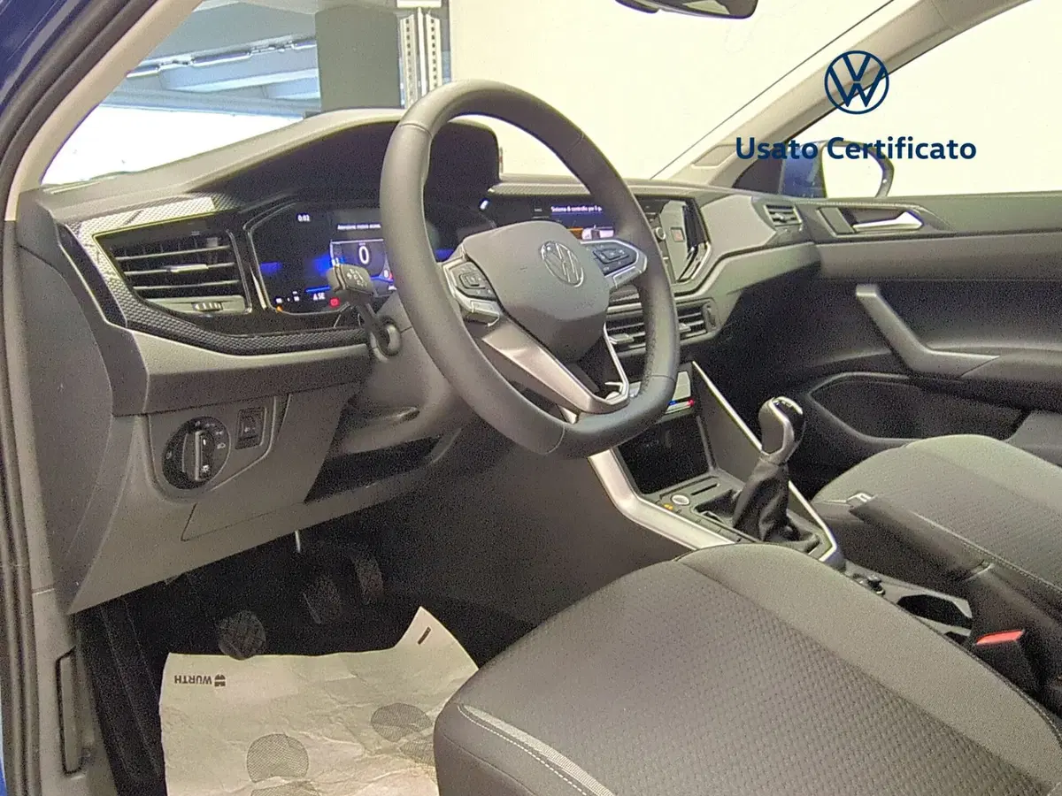 Volkswagen Taigo nuova a Avellino (9)