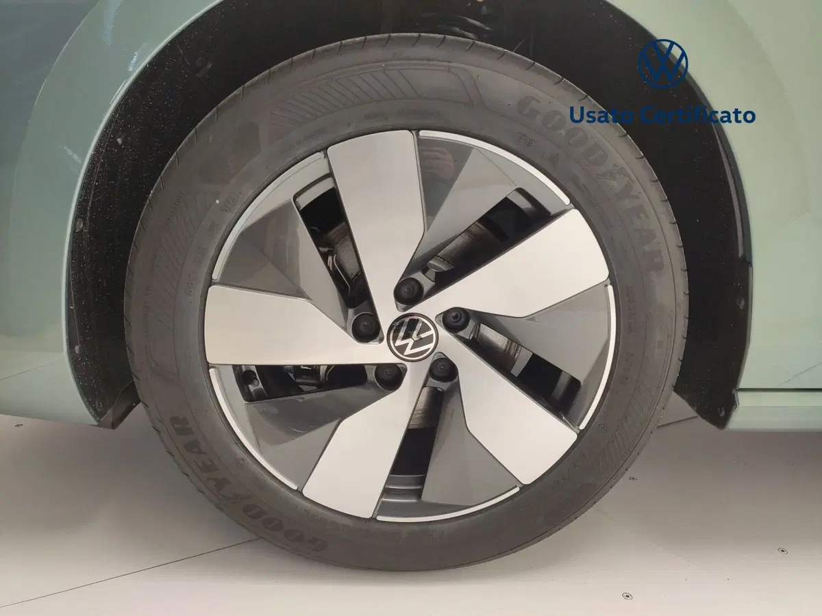 Volkswagen Passat nuova a Avellino (10)