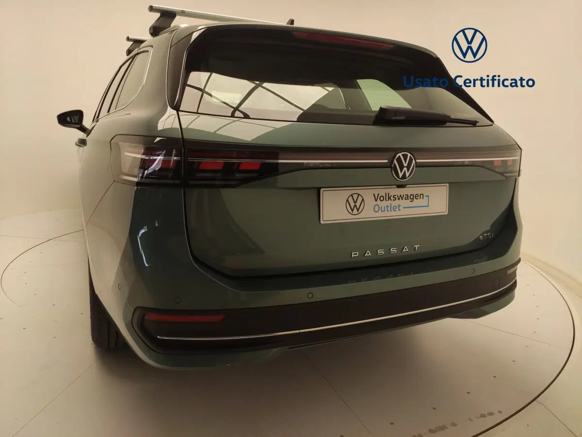 Volkswagen Passat nuova a Avellino (11)