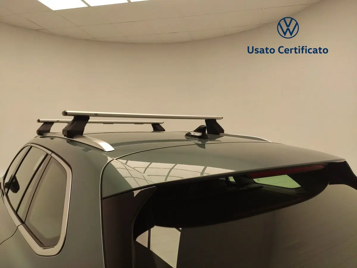 Volkswagen Passat nuova a Avellino (13)