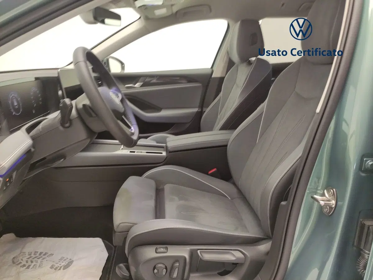 Volkswagen Passat nuova a Avellino (19)