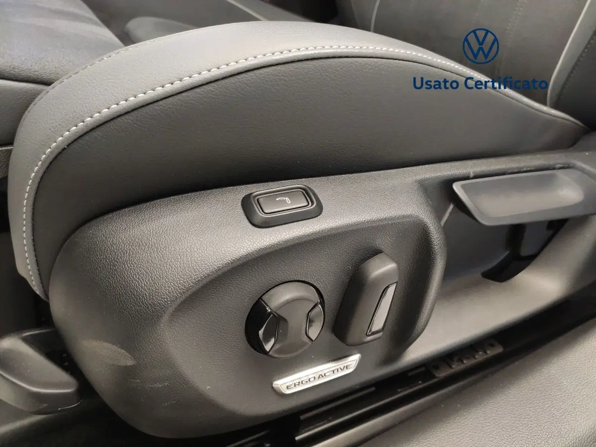 Volkswagen Passat nuova a Avellino (20)