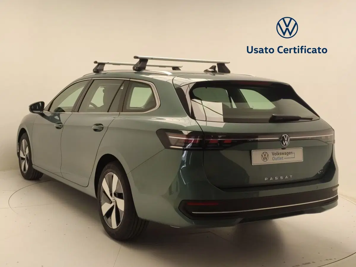 Volkswagen Passat nuova a Avellino (5)