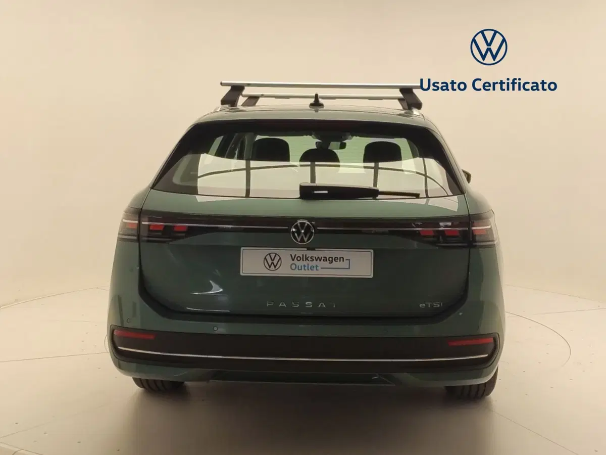 Volkswagen Passat nuova a Avellino (6)