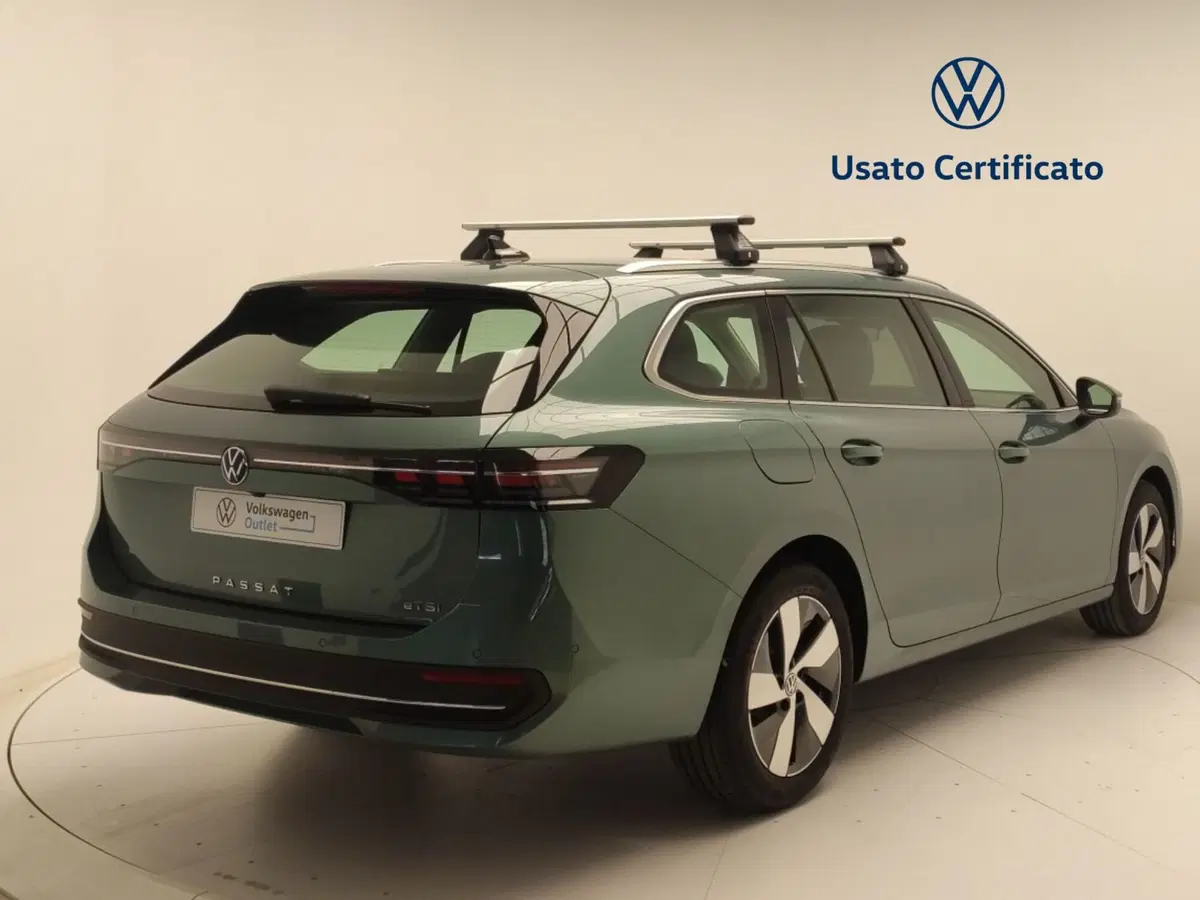 Volkswagen Passat nuova a Avellino (7)