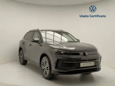 Volkswagen Tiguan 1.5 tsi ehybrid Edition 204cv dsg nuova a Pratola Serra