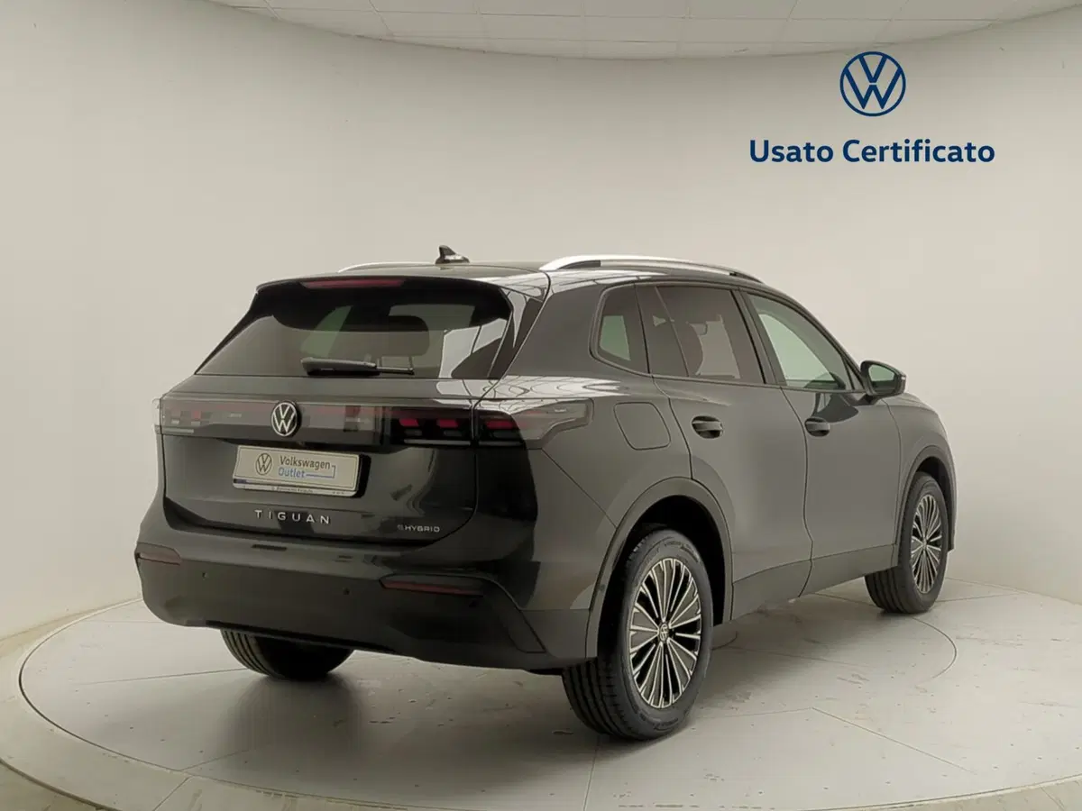 Volkswagen Tiguan nuova a Avellino (6)