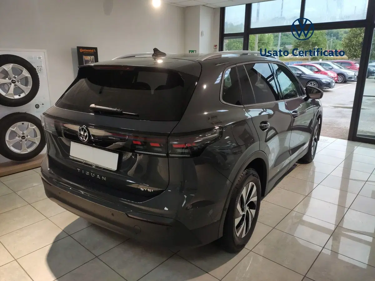 Volkswagen Tiguan nuova a Avellino (4)