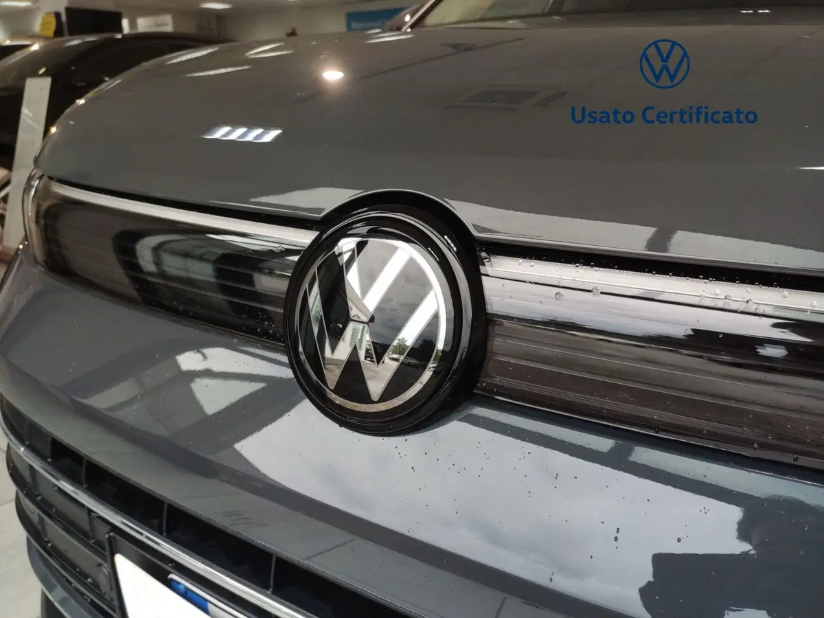 Volkswagen Tiguan nuova a Avellino (8)