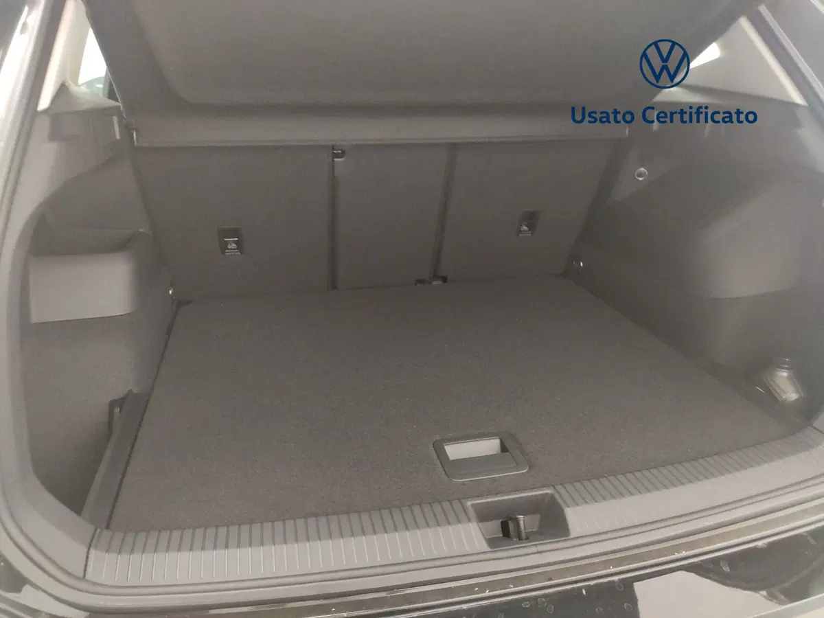 Volkswagen Tiguan nuova a Avellino (11)