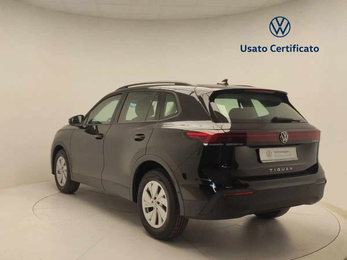 Volkswagen Tiguan nuova a Avellino (5)
