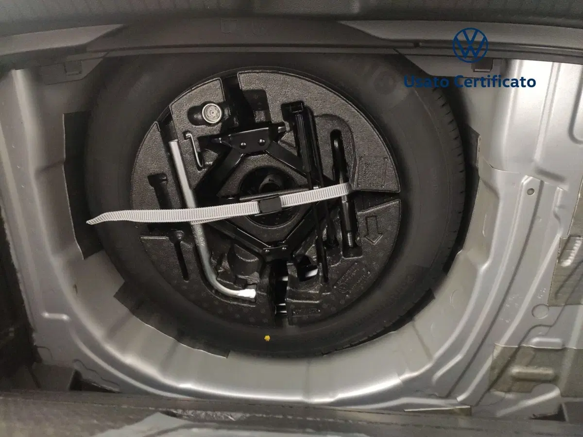 Volkswagen Polo nuova a Avellino (17)
