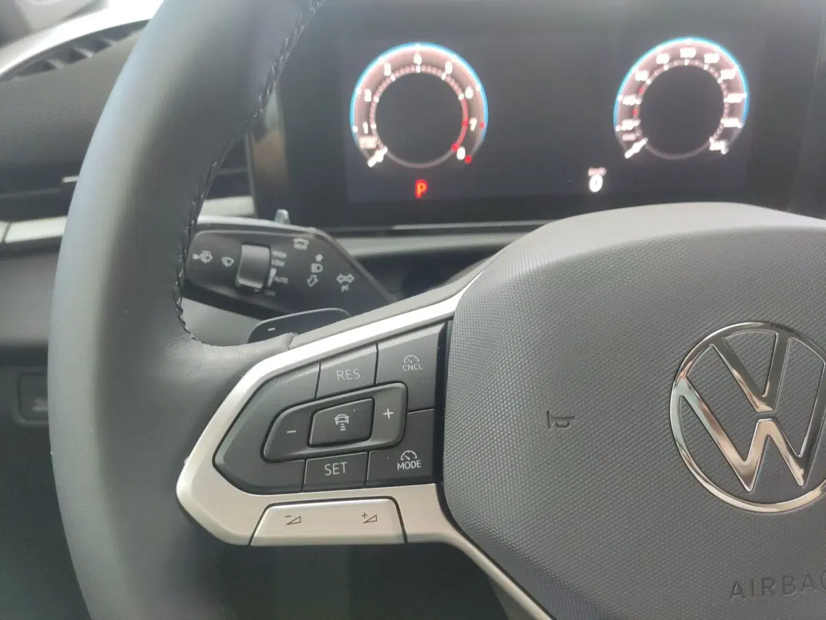 Volkswagen T-Roc nuova a Avellino (15)