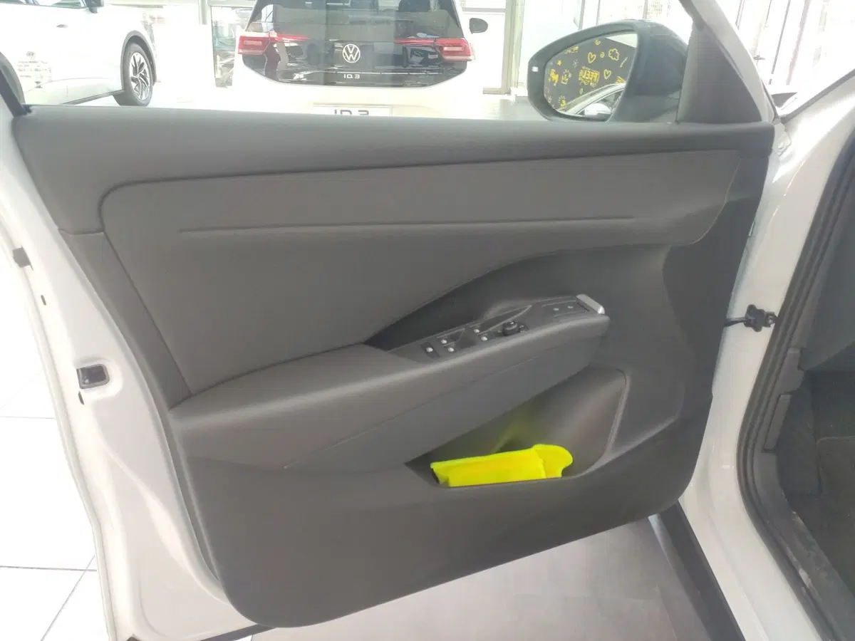 Volkswagen T-Roc nuova a Avellino (9)