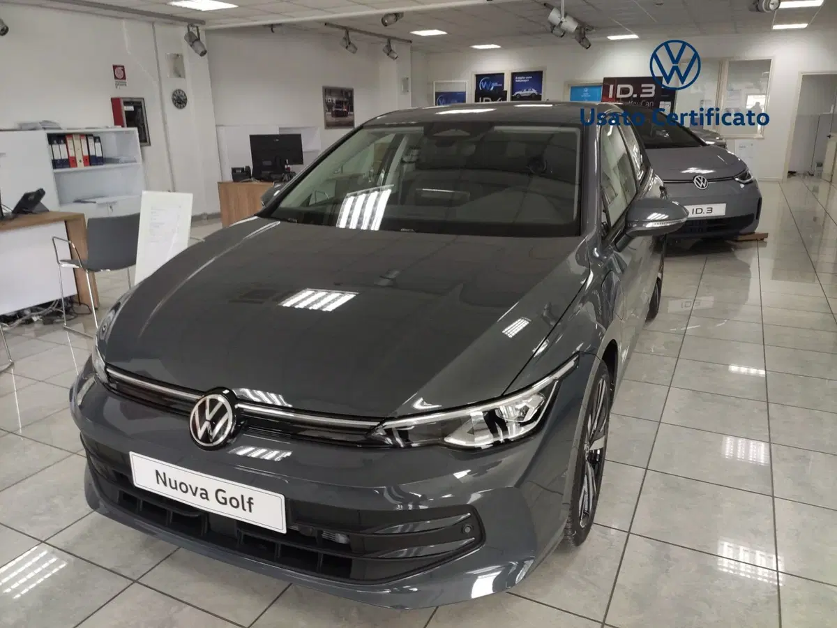 Volkswagen Golf nuova a Avellino