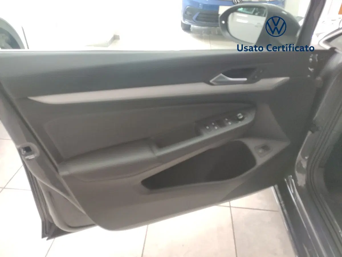 Volkswagen Golf nuova a Avellino (6)