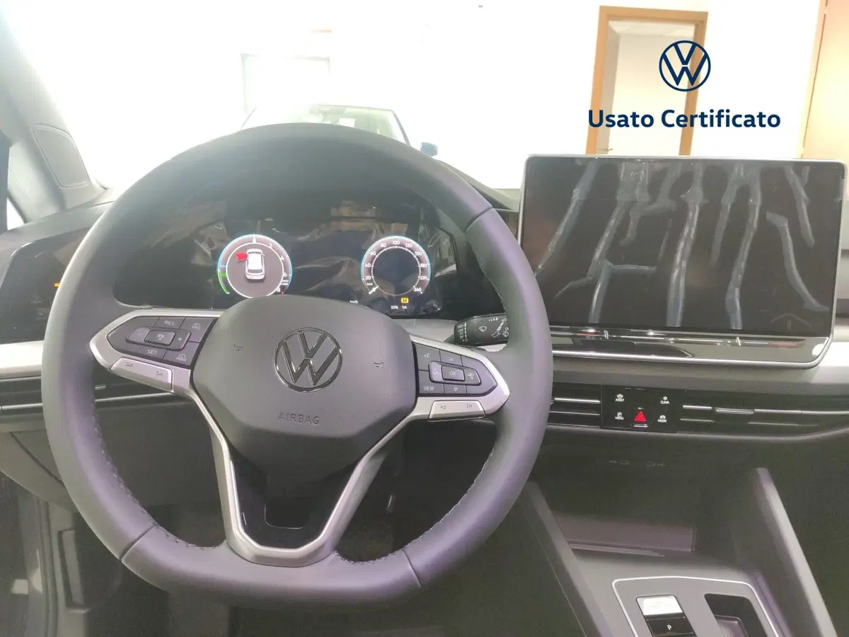 Volkswagen Golf nuova a Avellino (7)