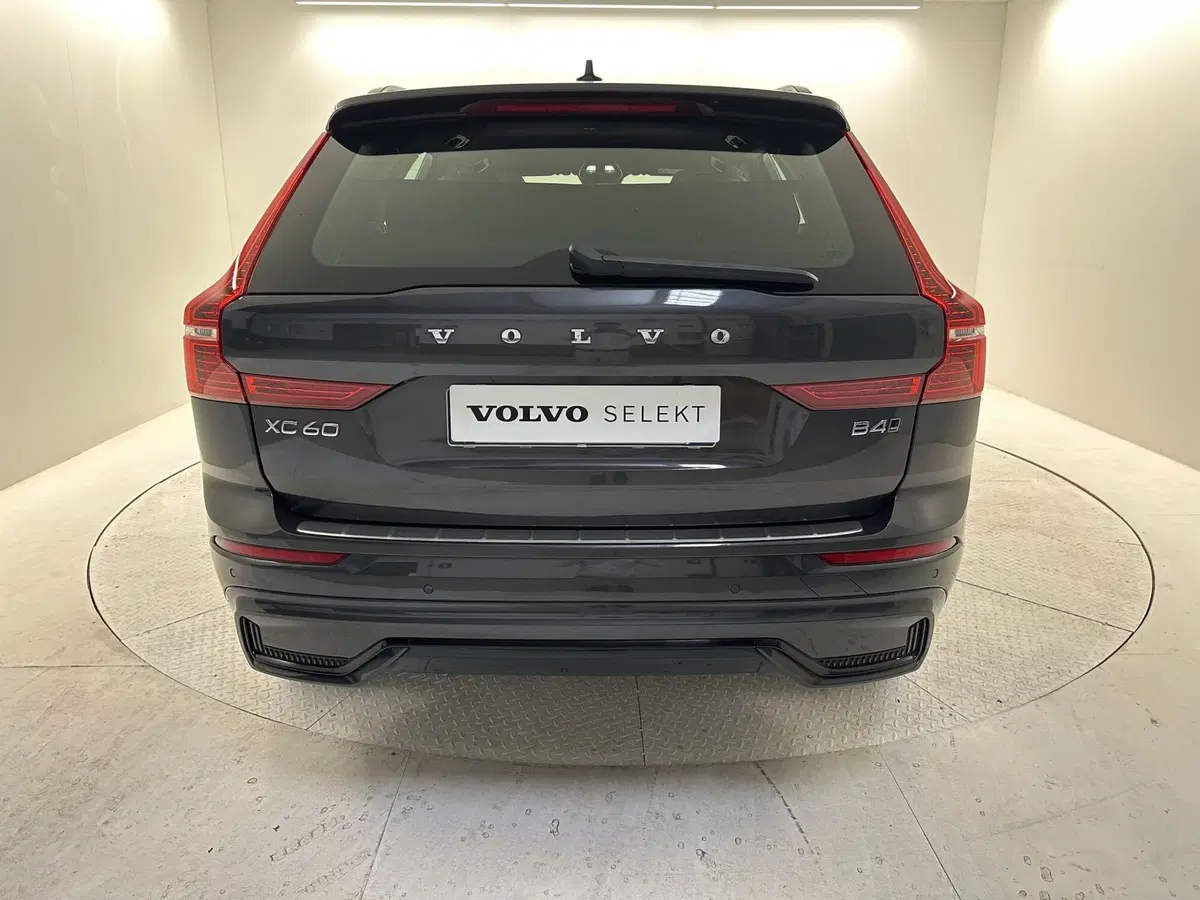 Volvo XC60 usata a Bergamo (7)