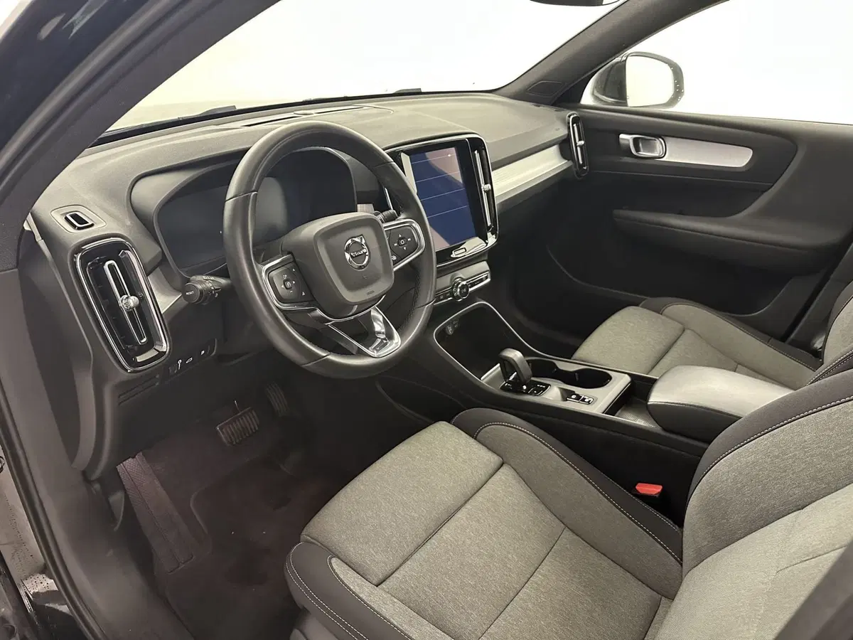 Volvo XC40 usata a Bergamo (13)