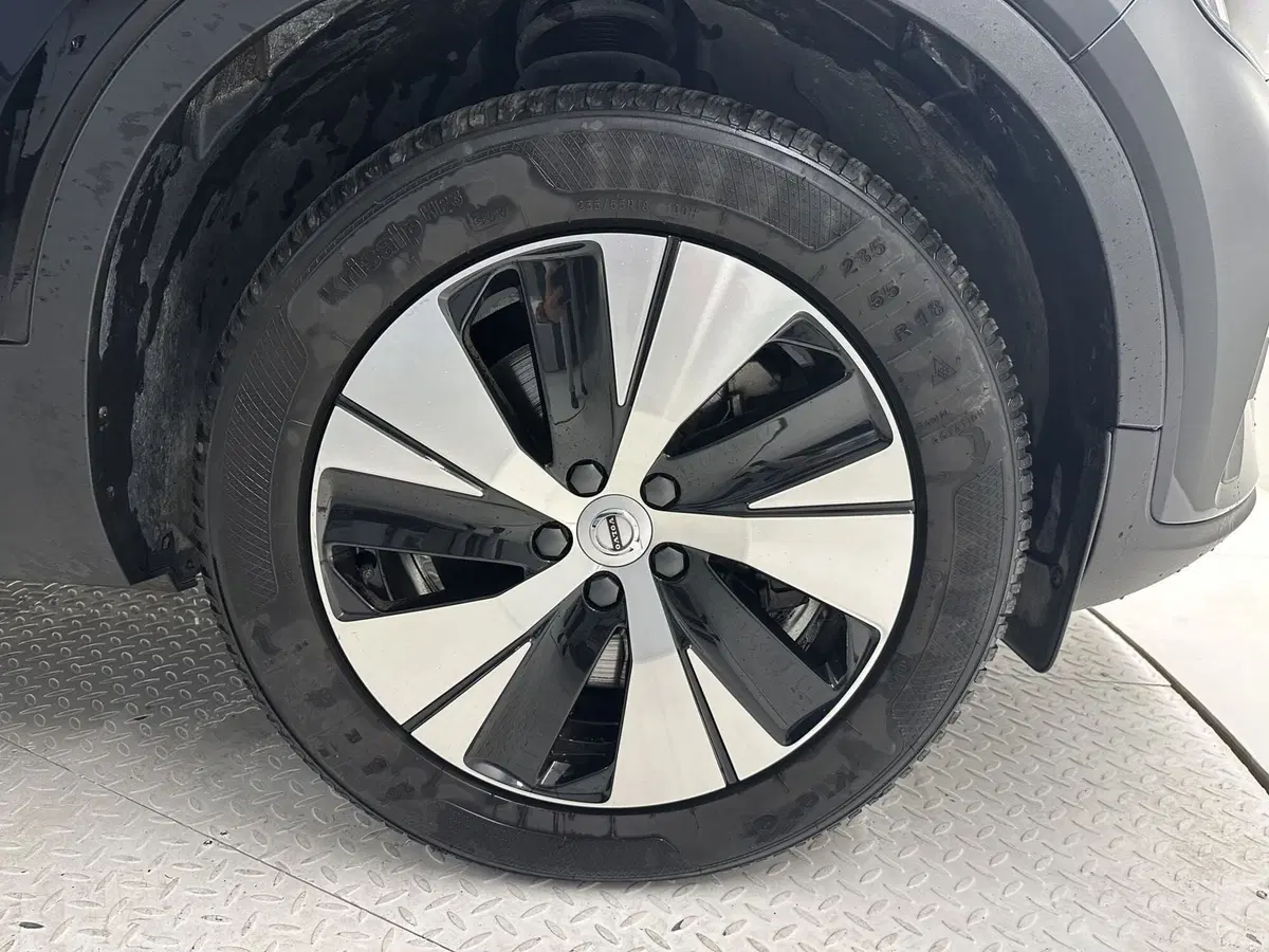 Volvo XC40 usata a Bergamo (9)