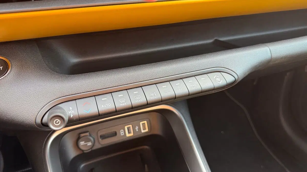 Jeep Avenger usata a Novara (9)