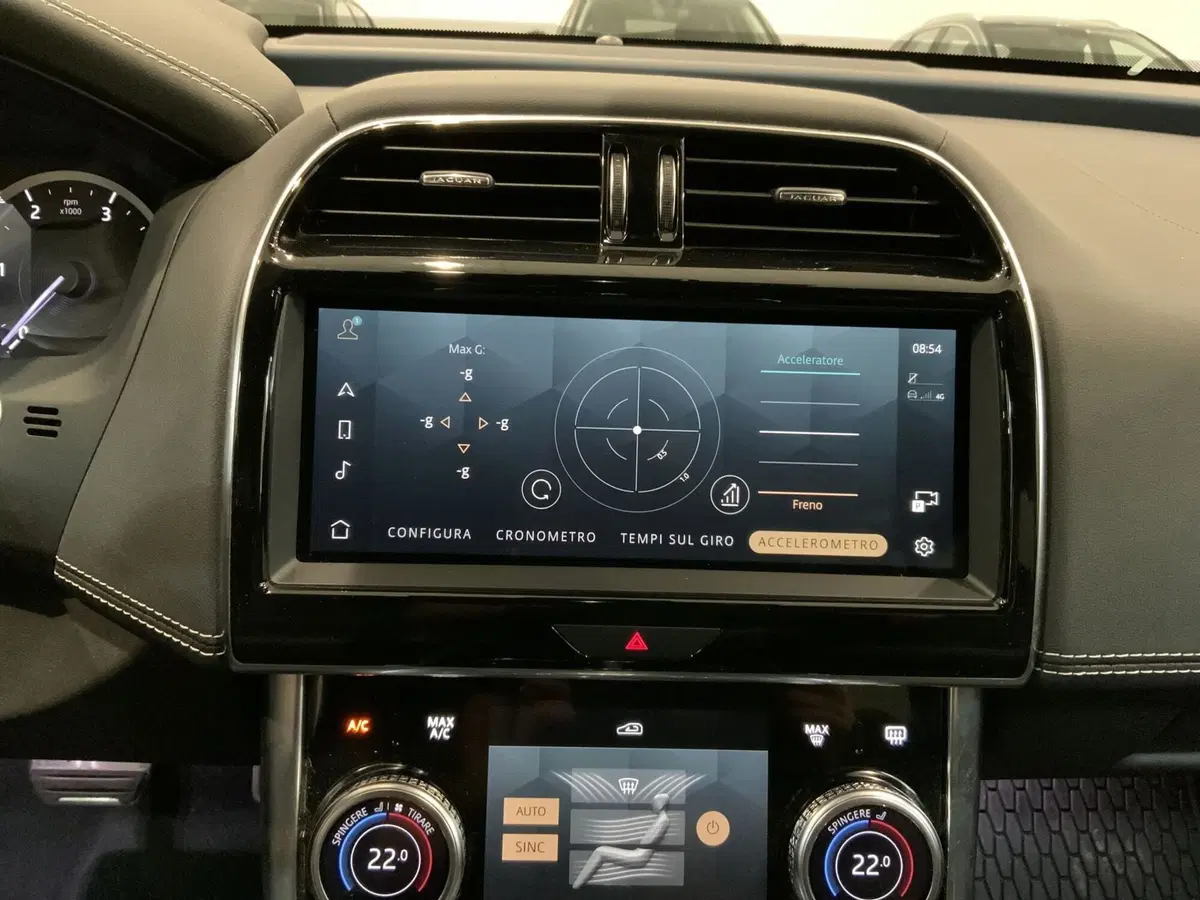 Jaguar XE usata a Vercelli (10)